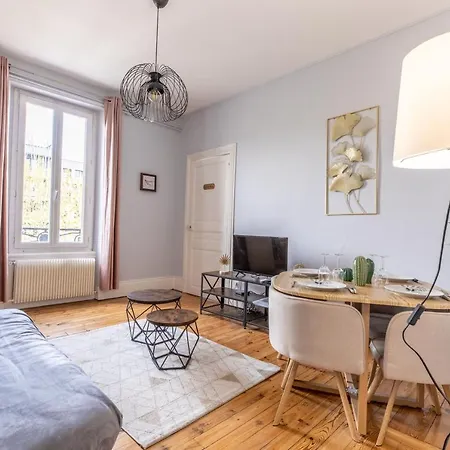 F3 Av République Avec Garage *